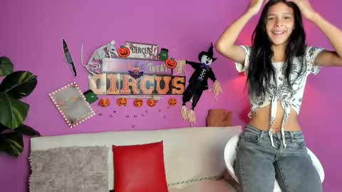 Snapshot of erika1717 chatting on October 30, 3:02 pm erika1717 online show from October 30, 3:02 pm