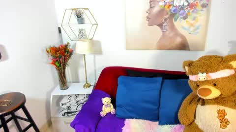 E R I K A  - L  Y R I C S online show from May 12, 5:04 am