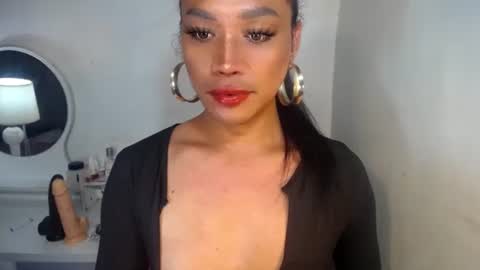 erika_madrigal online show from September 24, 9:40 pm