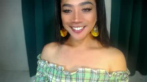 erika_madrigal online show from October 1, 8:59 pm