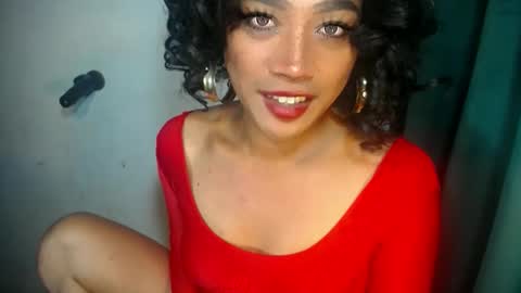 erika_madrigal online show from December 22, 9:12 pm