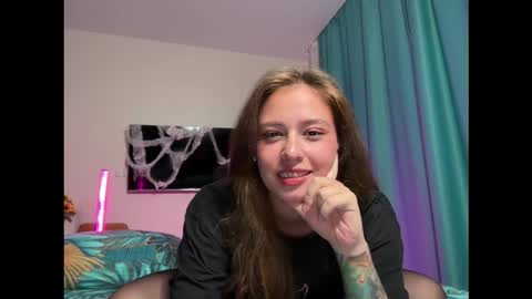 Snapshot of erika_miu chatting on October 23, 6:39 pm Erika Miu online show from October 23, 6:39 pm