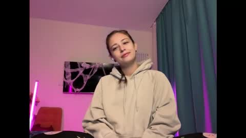 Snapshot of erika_miu chatting on October 25, 5:08 pm Erika Miu online show from October 25, 5:08 pm