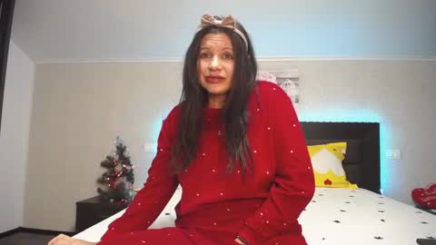 Snapshot of erikagold chatting on December 12, 6:14 am ErikaGold online show from December 12, 6:14 am