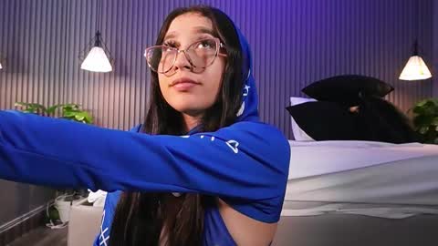 Snapshot of eriklein chatting on February 13, 8:27 pm Eri online show from February 13, 8:27 pm