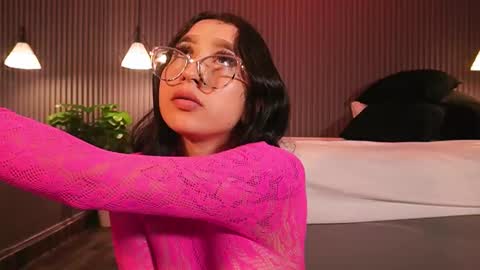 Snapshot of eriklein chatting on February 27, 7:58 pm Eri online show from February 27, 7:58 pm