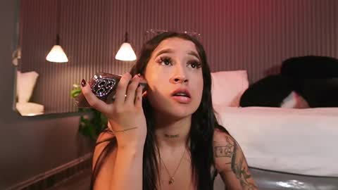 Snapshot of eriklein chatting on March 16, 7:18 pm Eri online show from March 16, 7:18 pm