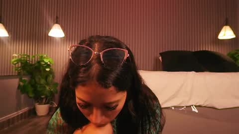 Snapshot of eriklein chatting on March 30, 7:48 pm Eri online show from March 30, 7:48 pm