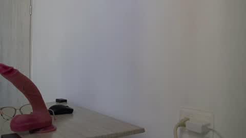 Eri  online show from July 6, 6:32 pm