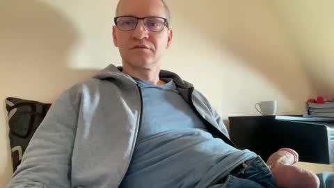 erikwant2 online show from March 23, 6:39 am