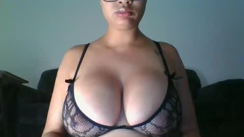 erin2025 online show from July 9, 5:11 am