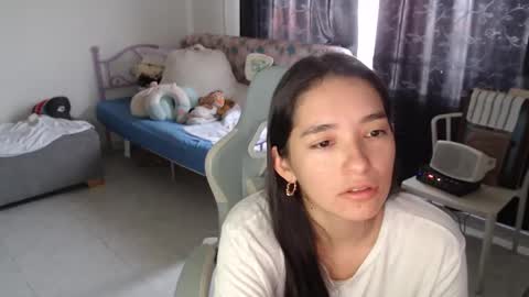 Snapshot of erina_1 chatting on February 25, 4:49 pm erina_1 online show from February 25, 4:49 pm