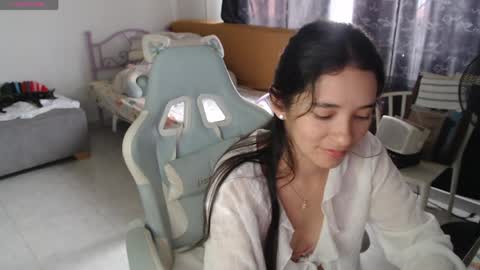 Snapshot of erina_1 chatting on March 31, 5:24 pm erina_1 online show from March 31, 5:24 pm