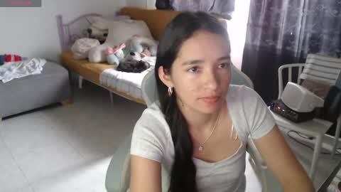 Snapshot of erina_1 chatting on April 17, 5:27 pm erina_1 online show from April 17, 5:27 pm