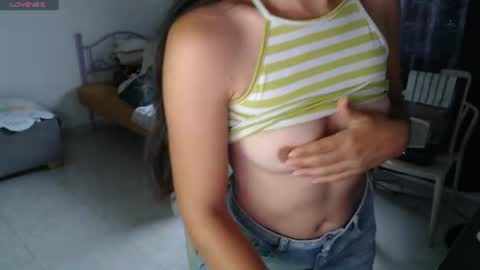 Snapshot of erina_1 chatting on August 3, 5:49 pm erina_1 online show from August 3, 5:49 pm