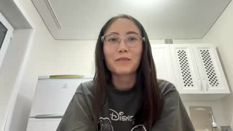 Snapshot of erinnthurmond chatting on June 21, 9:17 pm Luna online show from June 21, 9:17 pm