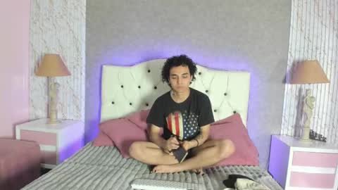 Snapshot of erisyerian chatting on January 5, 8:01 pm Eris y Erian online show from January 5, 8:01 pm