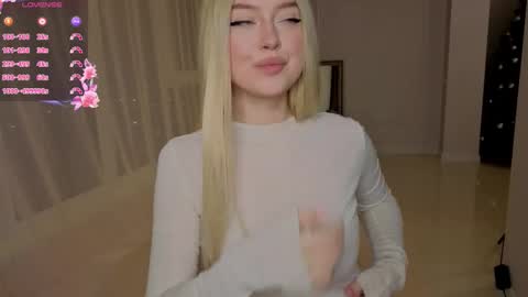 Snapshot of erlenbayer chatting on March 11, 8:59 pm Chanel online show from March 11, 8:59 pm