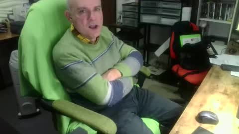 Snapshot of ernello chatting on October 4, 8:40 pm ernello online show from October 4, 8:40 pm