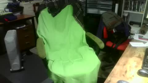 Snapshot of ernello chatting on October 30, 5:09 am ernello online show from October 30, 5:09 am