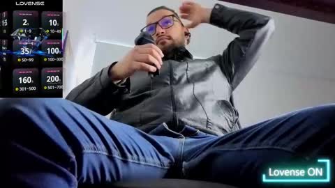 Snapshot of ernesto_rodriguez_82 chatting on September 24, 11:46 am ernesto rodriguez 82 online show from September 24, 11:46 am