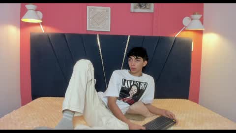 ero_boy40 online show from May 29, 3:37 am