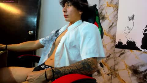 Snapshot of eros_26__ chatting on February 10, 3:43 am eros online show from February 10, 3:43 am