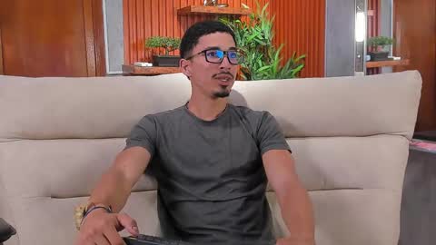 Snapshot of eros_becker_ chatting on March 9, 12:14 am eros_becker_ online show from March 9, 12:14 am