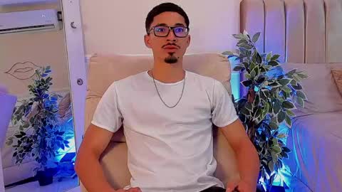 Snapshot of eros_becker_ chatting on March 19, 4:05 am eros_becker_ online show from March 19, 4:05 am