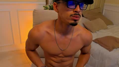 Snapshot of eros_becker_ chatting on March 31, 2:13 am eros_becker_ online show from March 31, 2:13 am