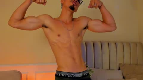 Snapshot of eros_becker_ chatting on April 1, 4:13 am eros_becker_ online show from April 1, 4:13 am