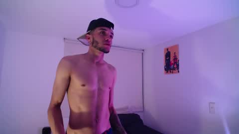 Snapshot of eros_chipre chatting on December 2, 4:09 am Eros online show from December 2, 4:09 am