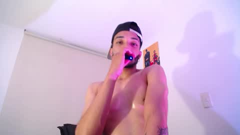 Snapshot of eros_chipre chatting on December 4, 5:38 am Eros online show from December 4, 5:38 am