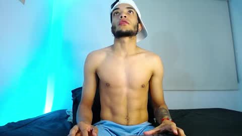 Snapshot of eros_chipre chatting on February 7, 3:23 am Eros online show from February 7, 3:23 am