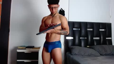 Snapshot of erosscott chatting on February 17, 6:14 pm Eros online show from February 17, 6:14 pm