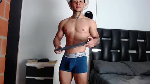 Snapshot of erosscott chatting on February 23, 8:39 pm Eros online show from February 23, 8:39 pm