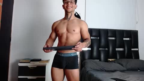 Snapshot of erosscott chatting on March 8, 10:35 pm Eros online show from March 8, 10:35 pm