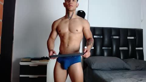 Snapshot of erosscott chatting on March 25, 5:41 pm Eros online show from March 25, 5:41 pm