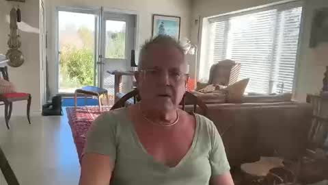 eros online show from October 10, 7:13 pm