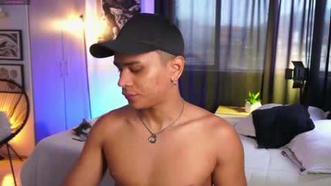 Eros Wild online show from May 10, 8:25 pm