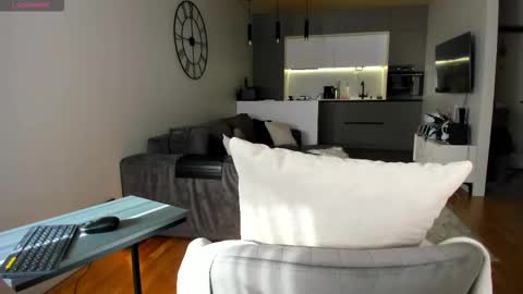 Snapshot of erotic__blondie chatting on February 19, 8:54 am 3 PVT open online show from February 19, 8:54 am