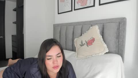 Snapshot of erotic_boobs chatting on January 14, 7:43 pm Karen online show from January 14, 7:43 pm
