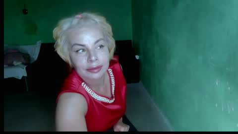 Snapshot of erotic_dessire chatting on April 9, 6:46 pm Eve online show from April 9, 6:46 pm