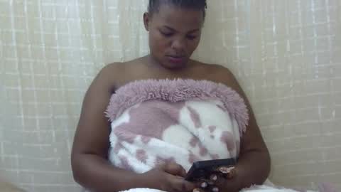 Snapshot of erotic_ebony56 chatting on October 15, 5:40 am erotic_ebony56 online show from October 15, 5:40 am