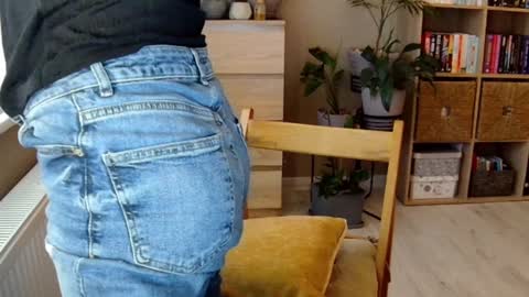 Snapshot of erotic_vibe chatting on December 15, 1:11 pm Melissa online show from December 15, 1:11 pm