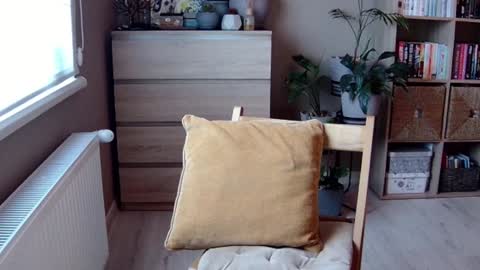 Snapshot of erotic_vibe chatting on December 16, 12:16 pm Melissa online show from December 16, 12:16 pm