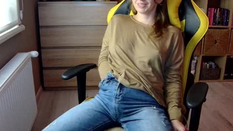 Snapshot of erotic_vibe chatting on December 22, 1:55 pm Melissa online show from December 22, 1:55 pm