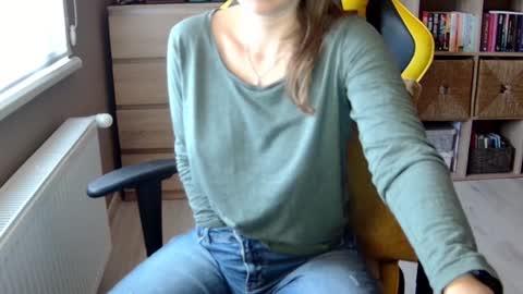 Snapshot of erotic_vibe chatting on December 24, 10:33 am Melissa online show from December 24, 10:33 am
