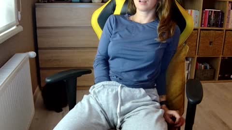 Snapshot of erotic_vibe chatting on December 25, 10:59 pm Melissa online show from December 25, 10:59 pm
