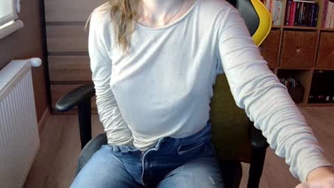 Snapshot of erotic_vibe chatting on January 2, 5:07 pm Melissa online show from January 2, 5:07 pm